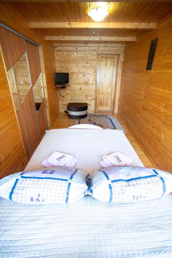 Synyogora Hotel Yaremche Bagian luar foto