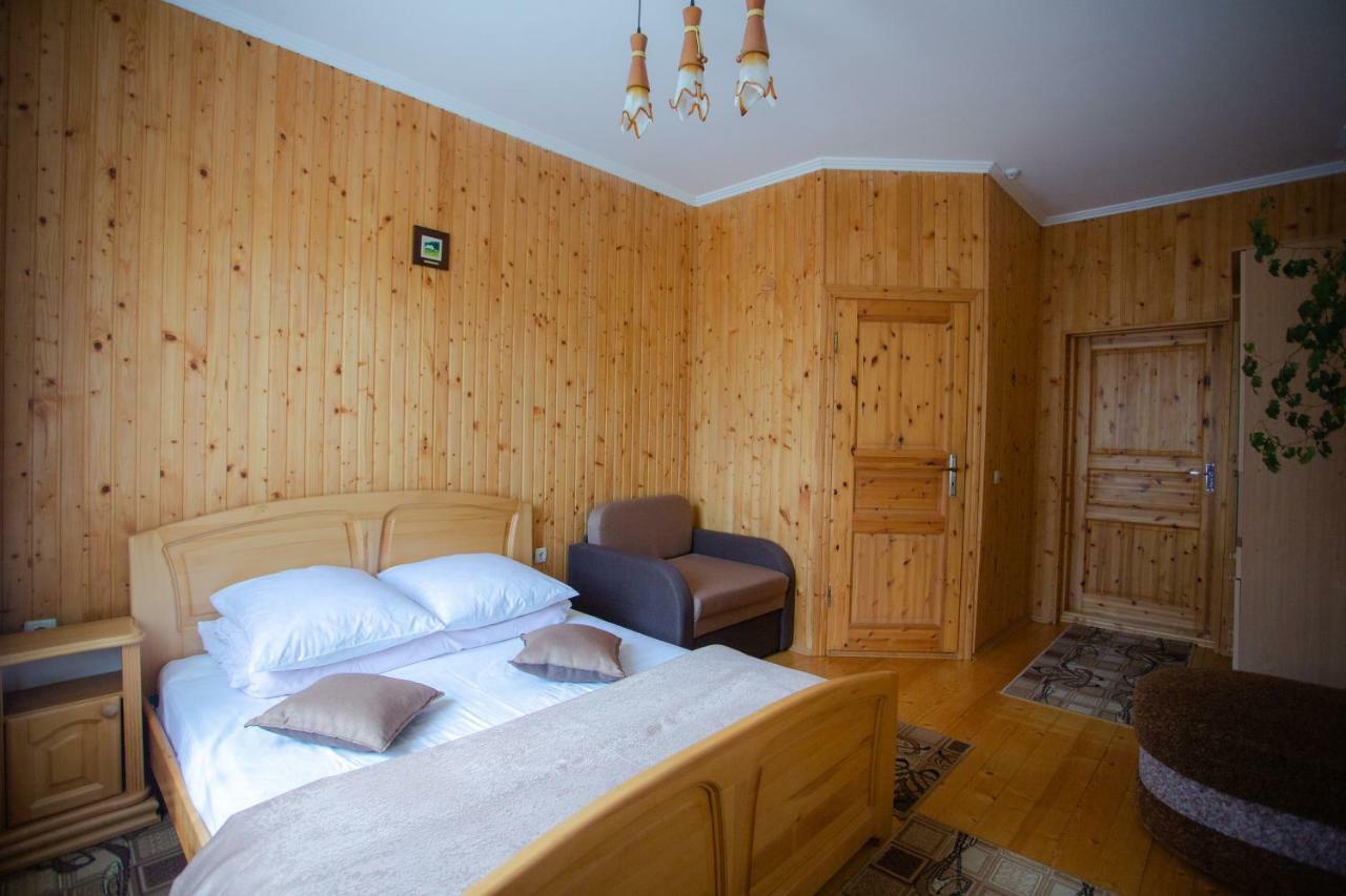 Synyogora Hotel Yaremche Bagian luar foto